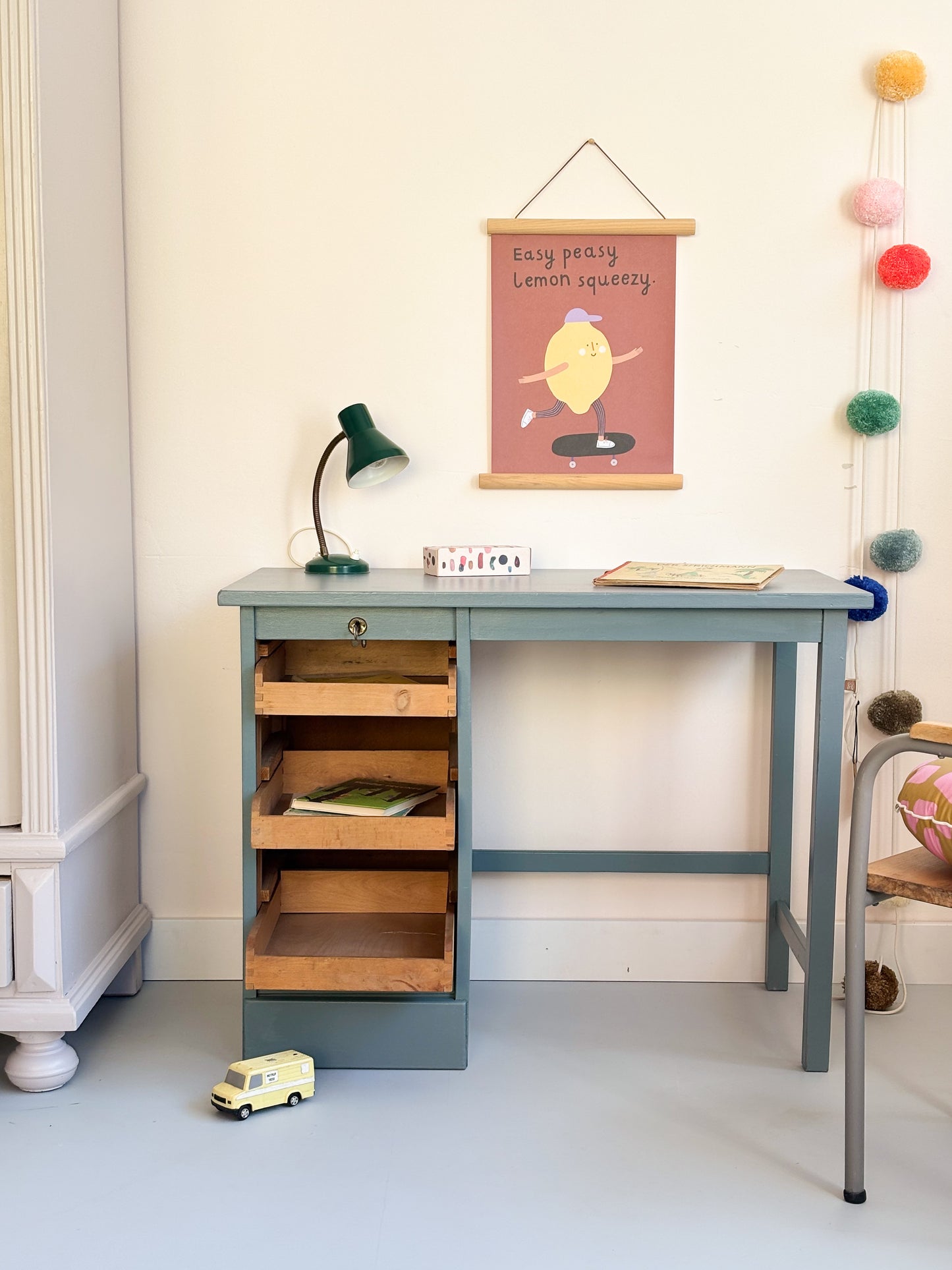 Vintage Schreibtisch für Kinder