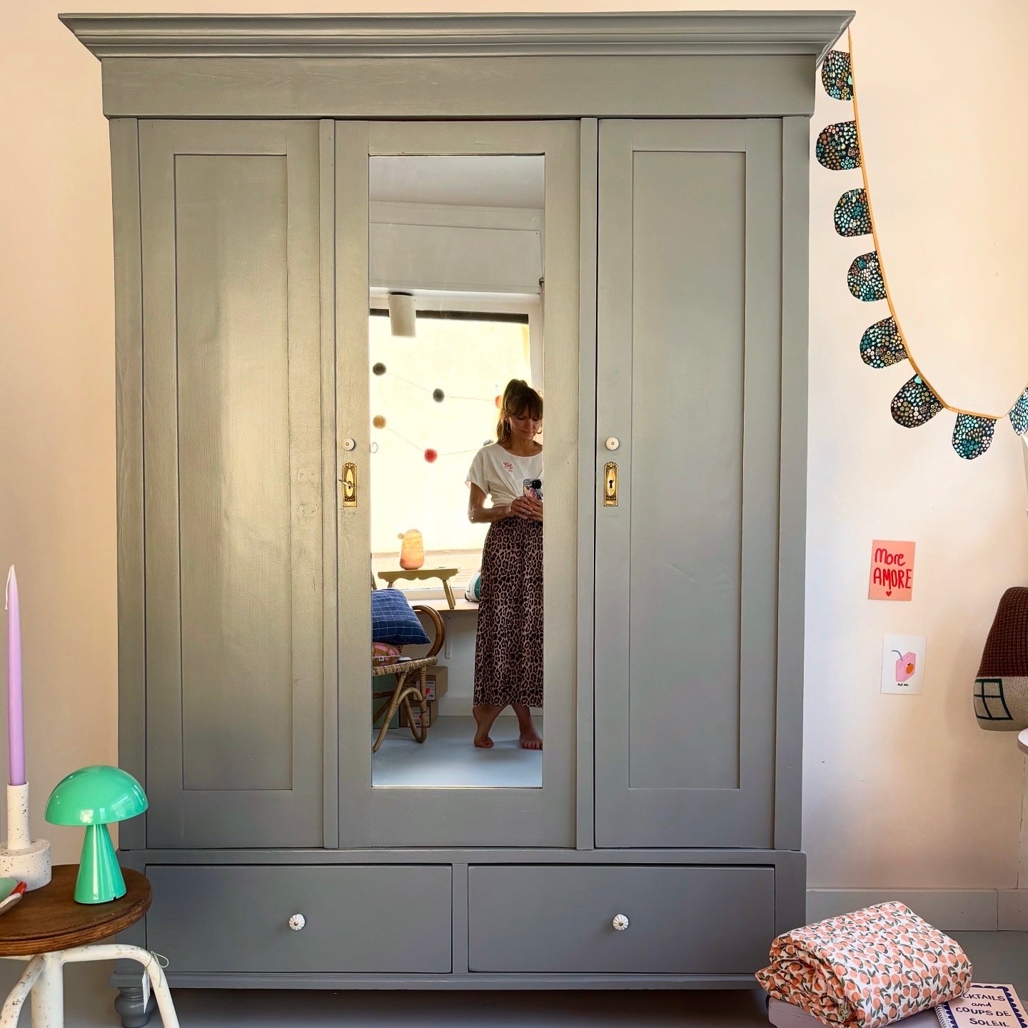 Vintage Kleideschrank - reserviert für C.