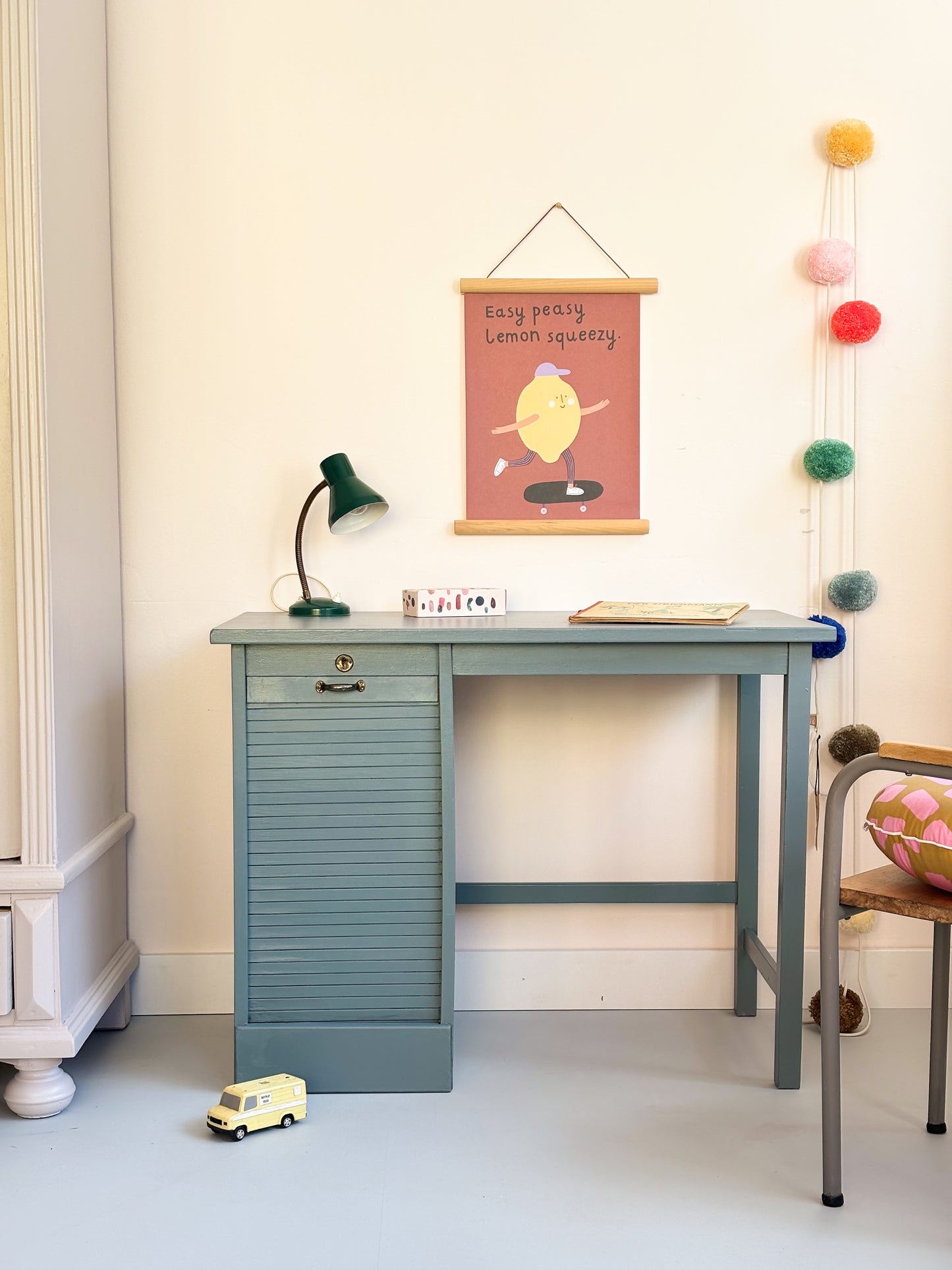 Vintage Schreibtisch für Kinder