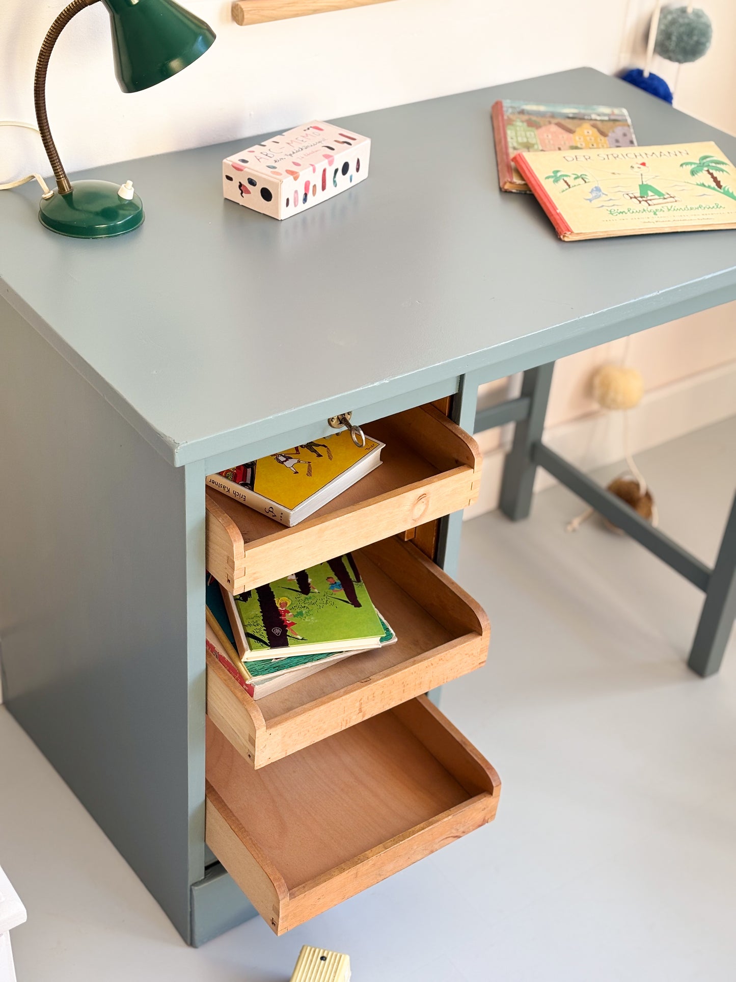 Vintage Schreibtisch für Kinder