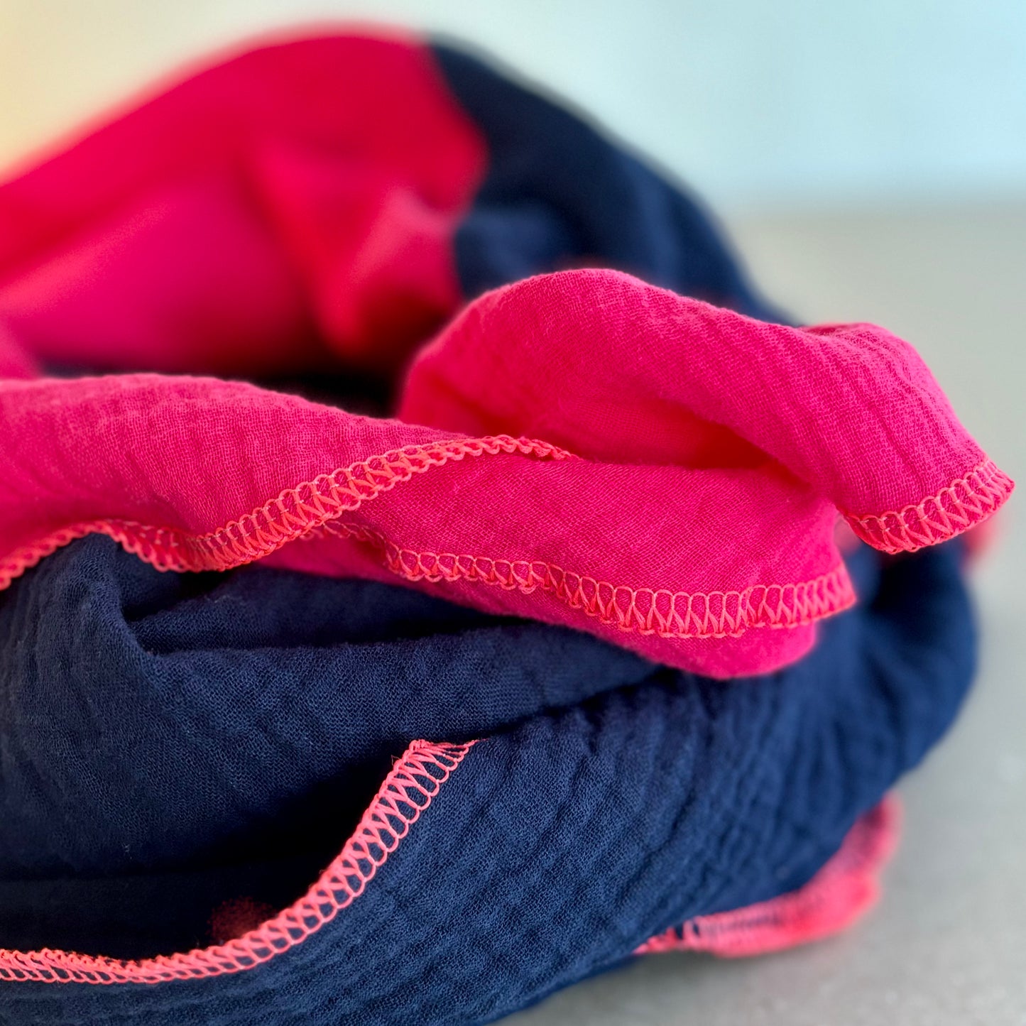 Musselintuch klein • navy- himbeer
