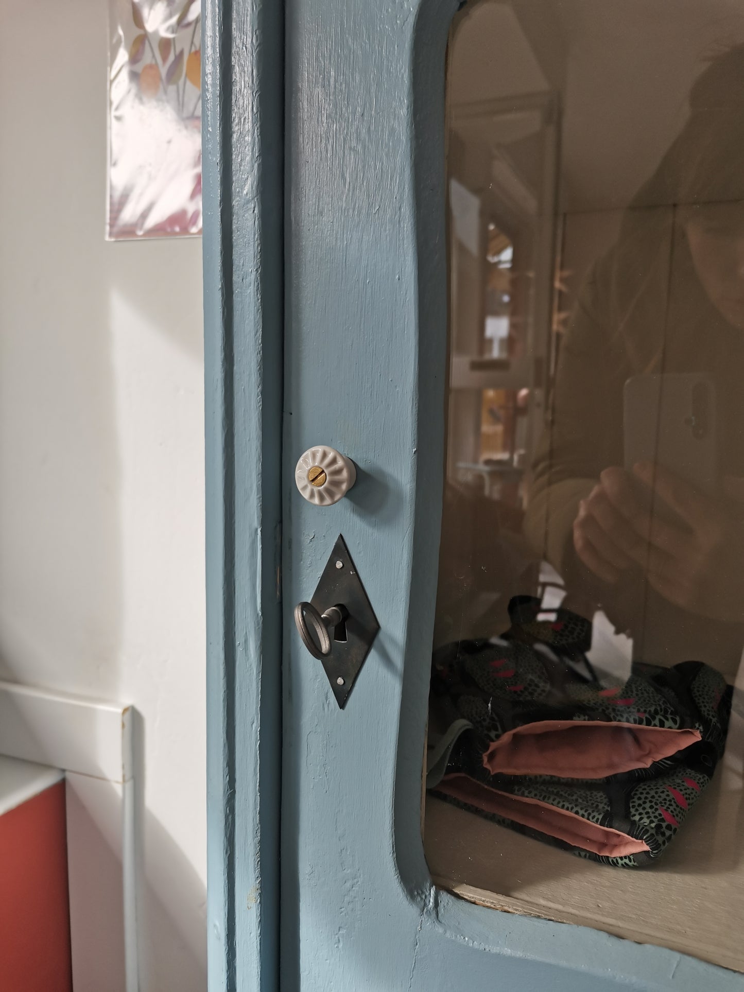 wunderschöne antike Vitrine