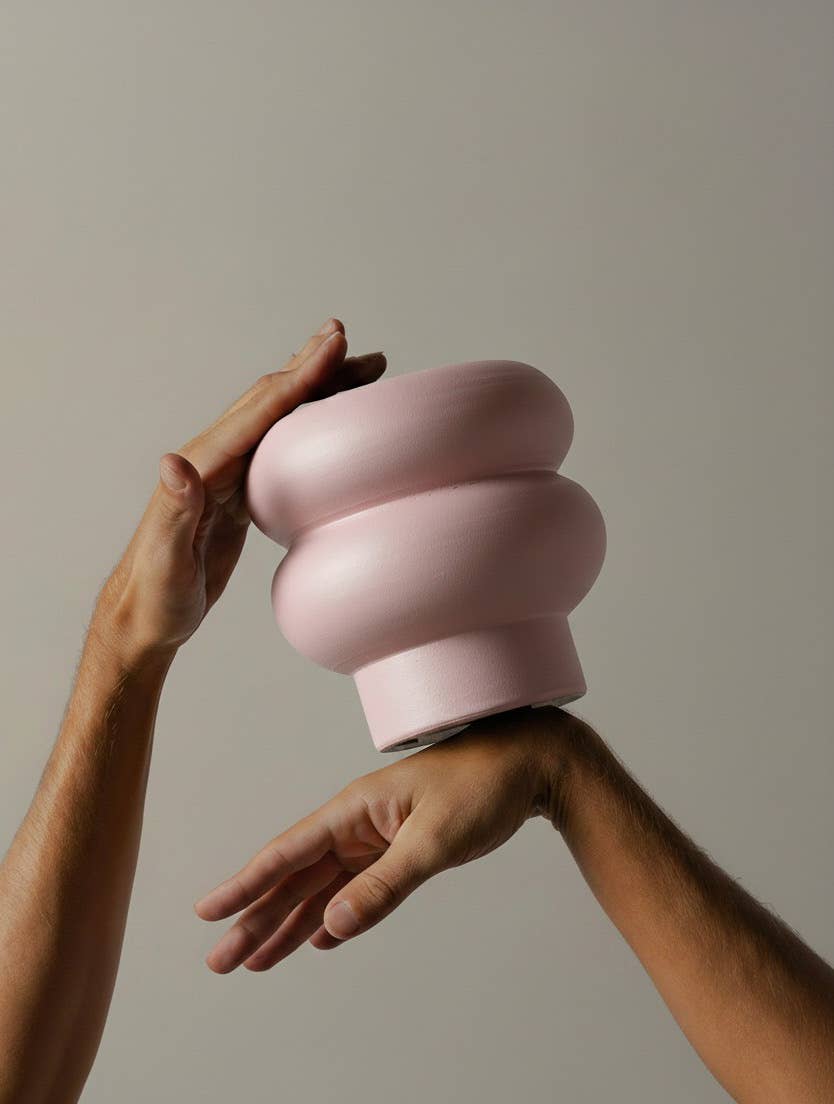 Ripple Vase Klein – Hellrosa – Perfekt für Blumen – Neu