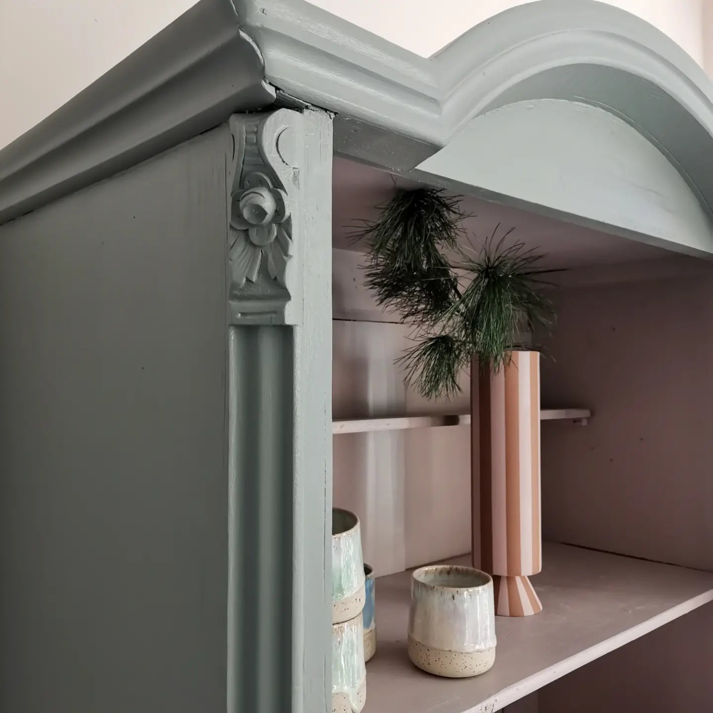 RESERVIERT. antike kleine Vitrine