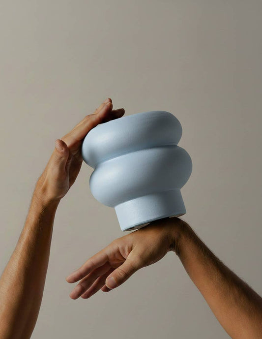 Ripple Vase Klein – Hellblau – Perfekt für Blumen – Neu