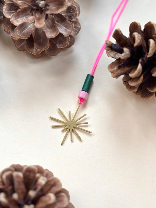 Anhänger ,Twinkel‘ grün-rosa