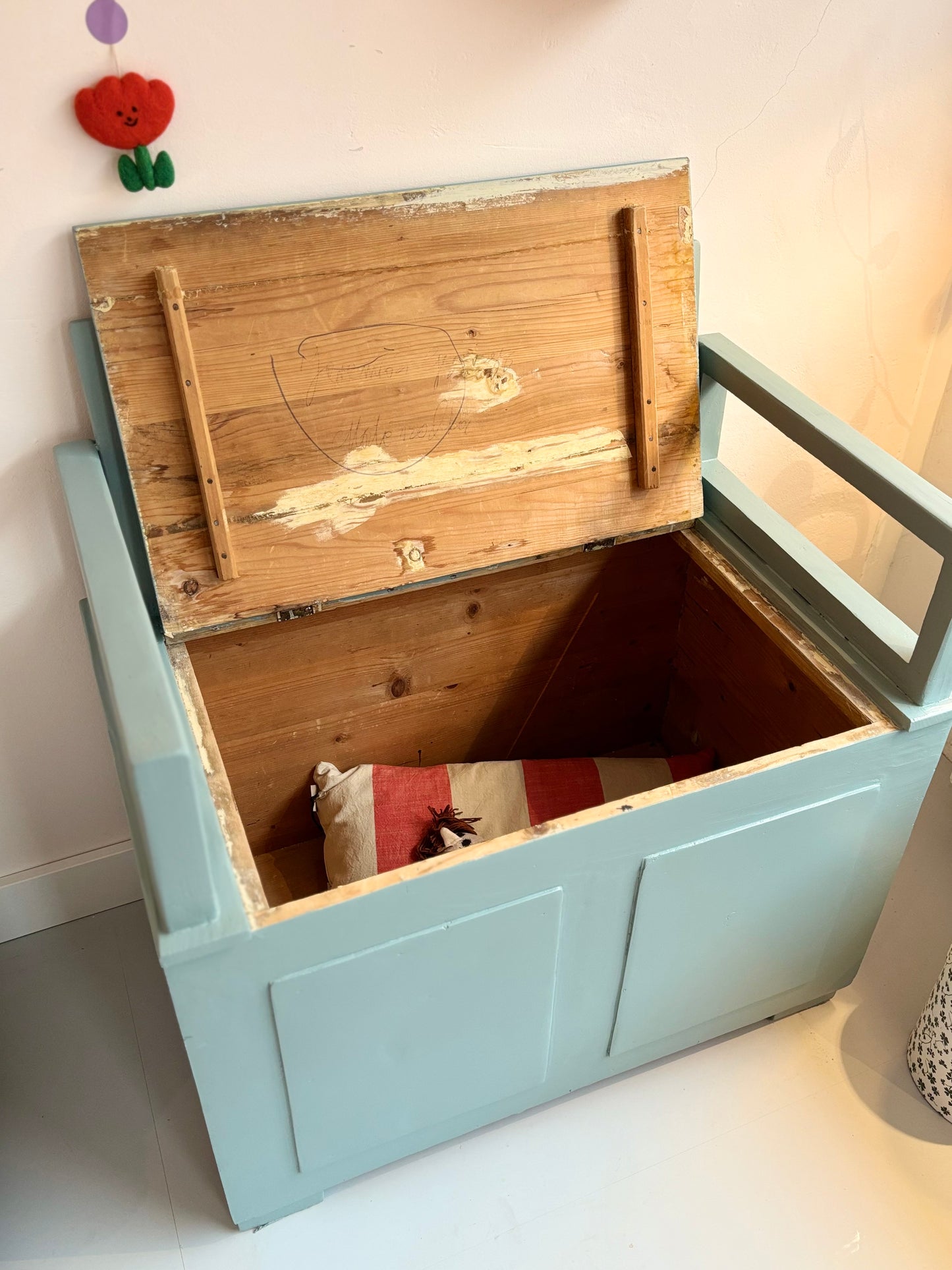 Antike französische Truhenbank