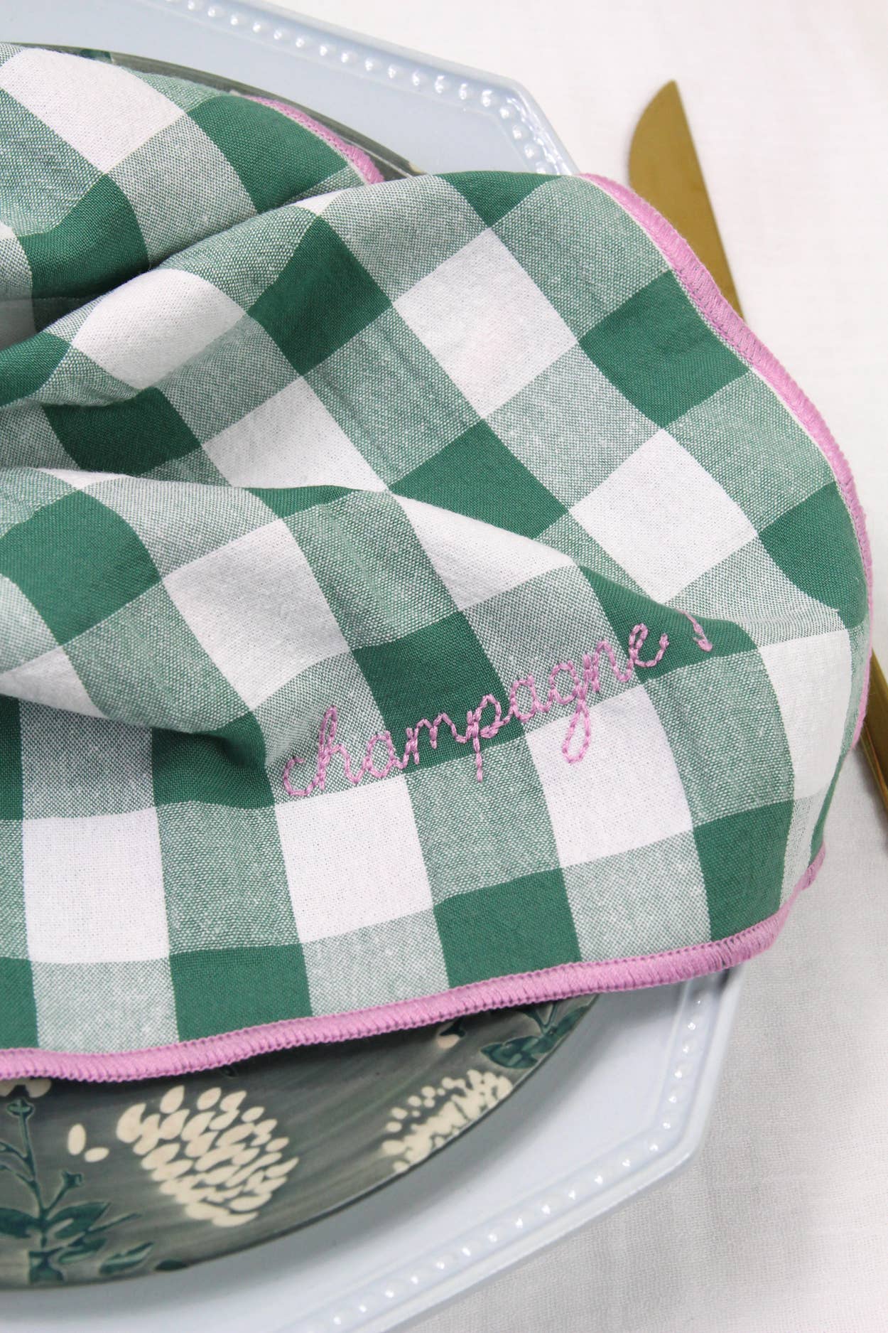 Gichy-Servietten mit Schottenmuster und Stickereien: Amour Moutarde