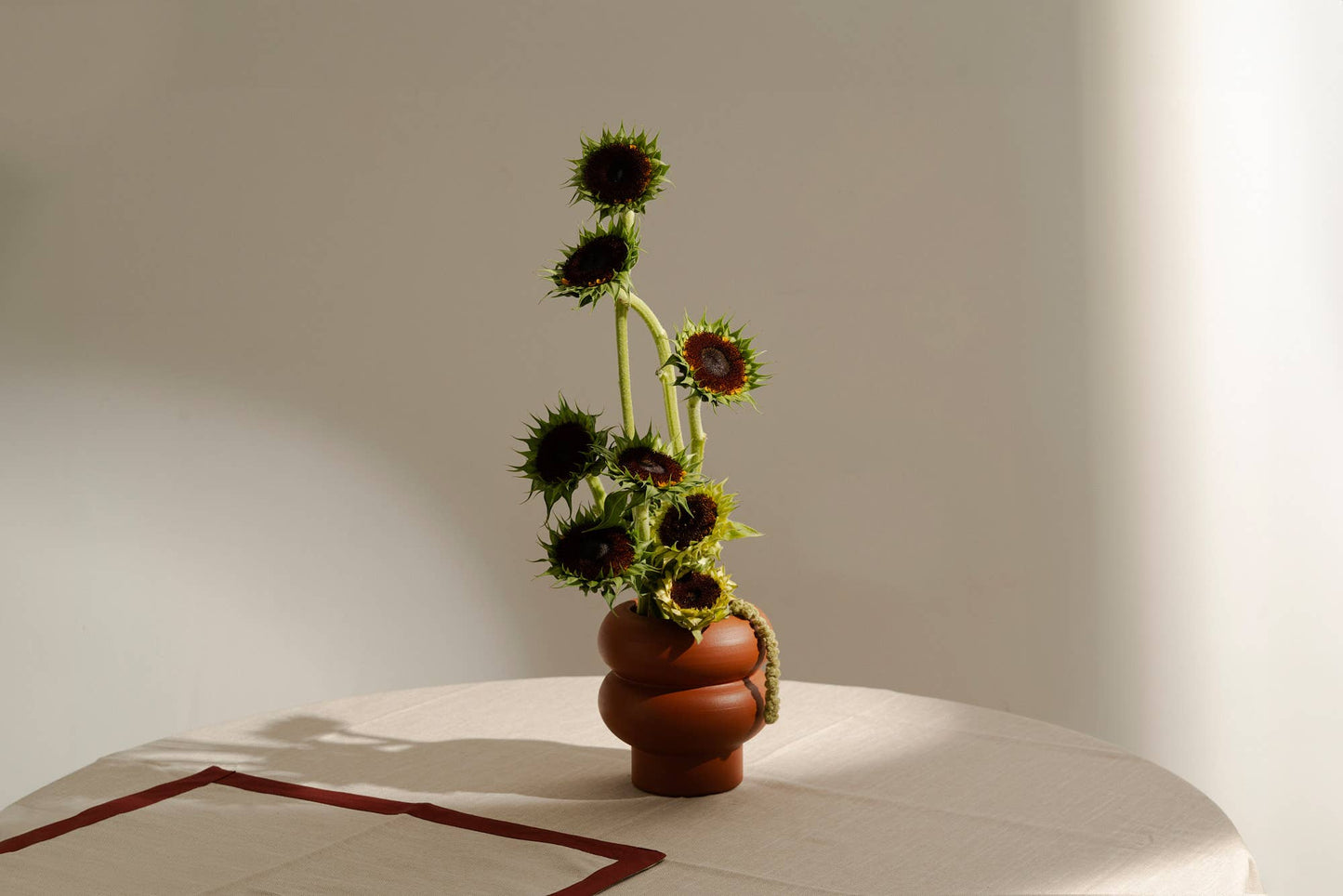 Ripple Vase klein – Terrakotta – Ideal für Blumen