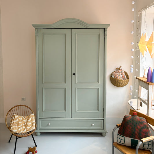 Vintage Bauernschrank in Wunschfarbe