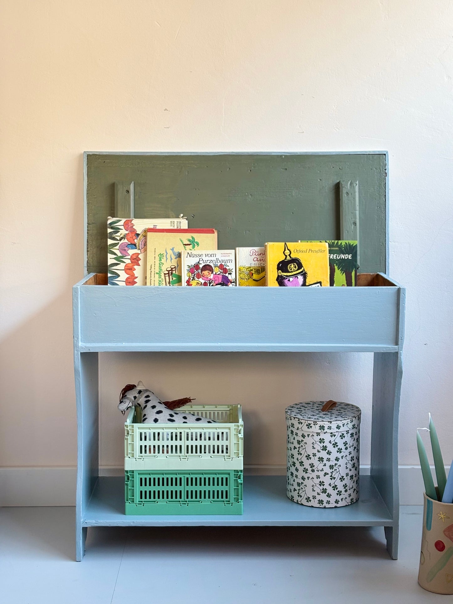 Vintage Bank mit Fach ~ Himmelblau