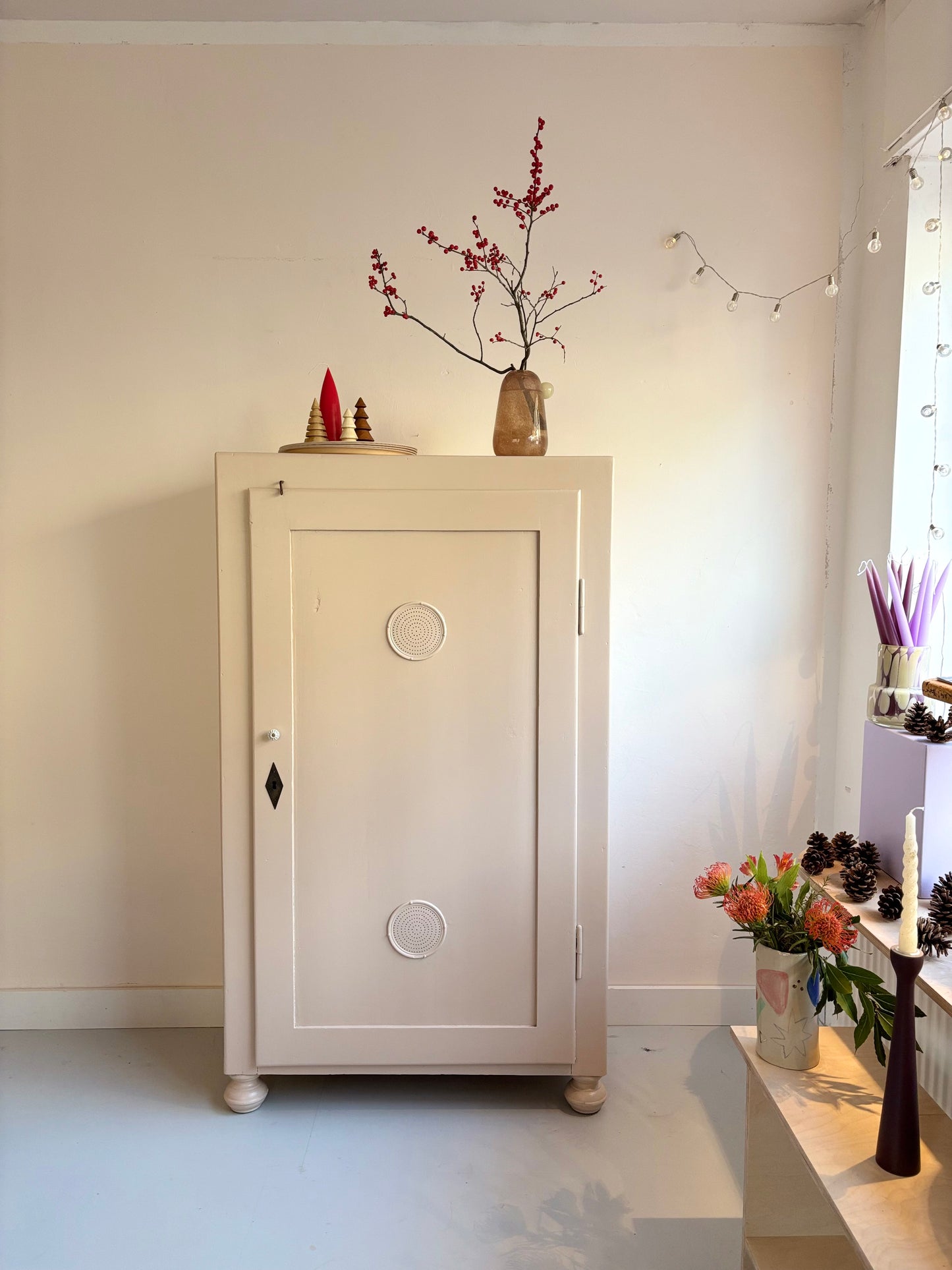 Antiker Brotschrank - Sweet apricot