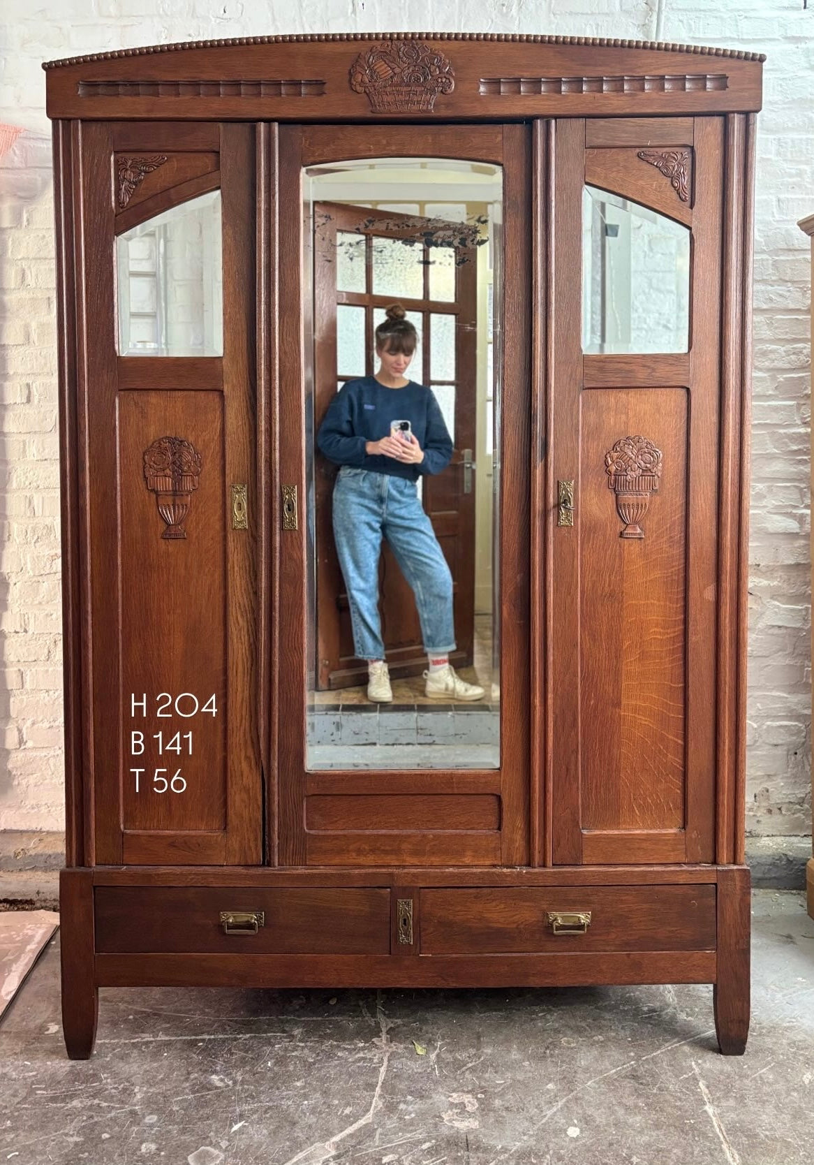 antiker Schrank mit Spiegeltüren - reserviert für S