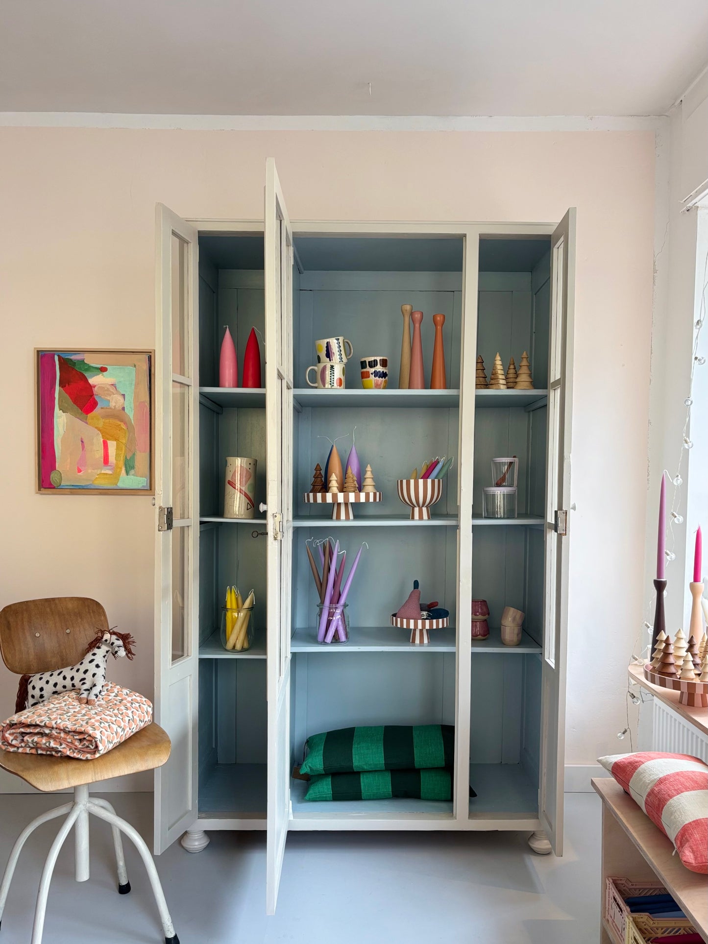 Antike Vitrine ~ vintage weiß/ hellblaugrau