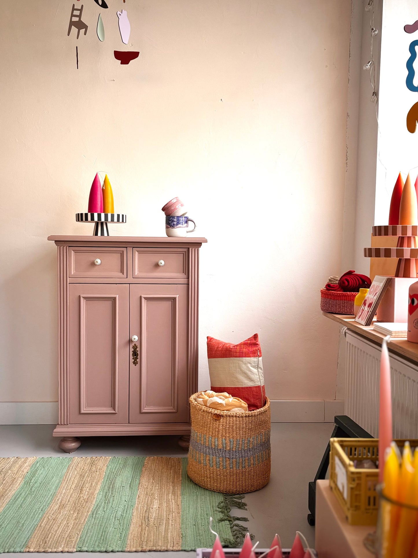 antiker kleiner Schrank/ Kommode ~ mauve