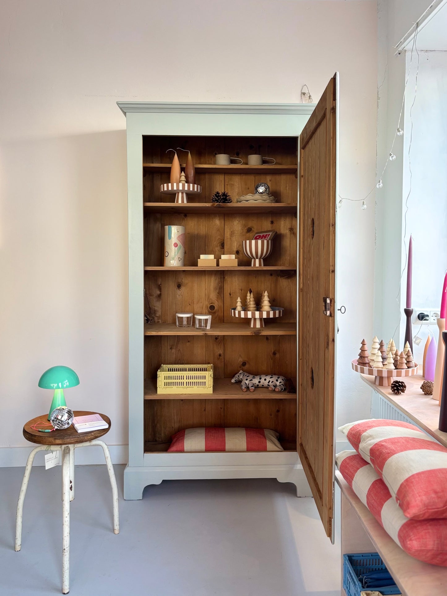 antiker Brotschrank - lightblue