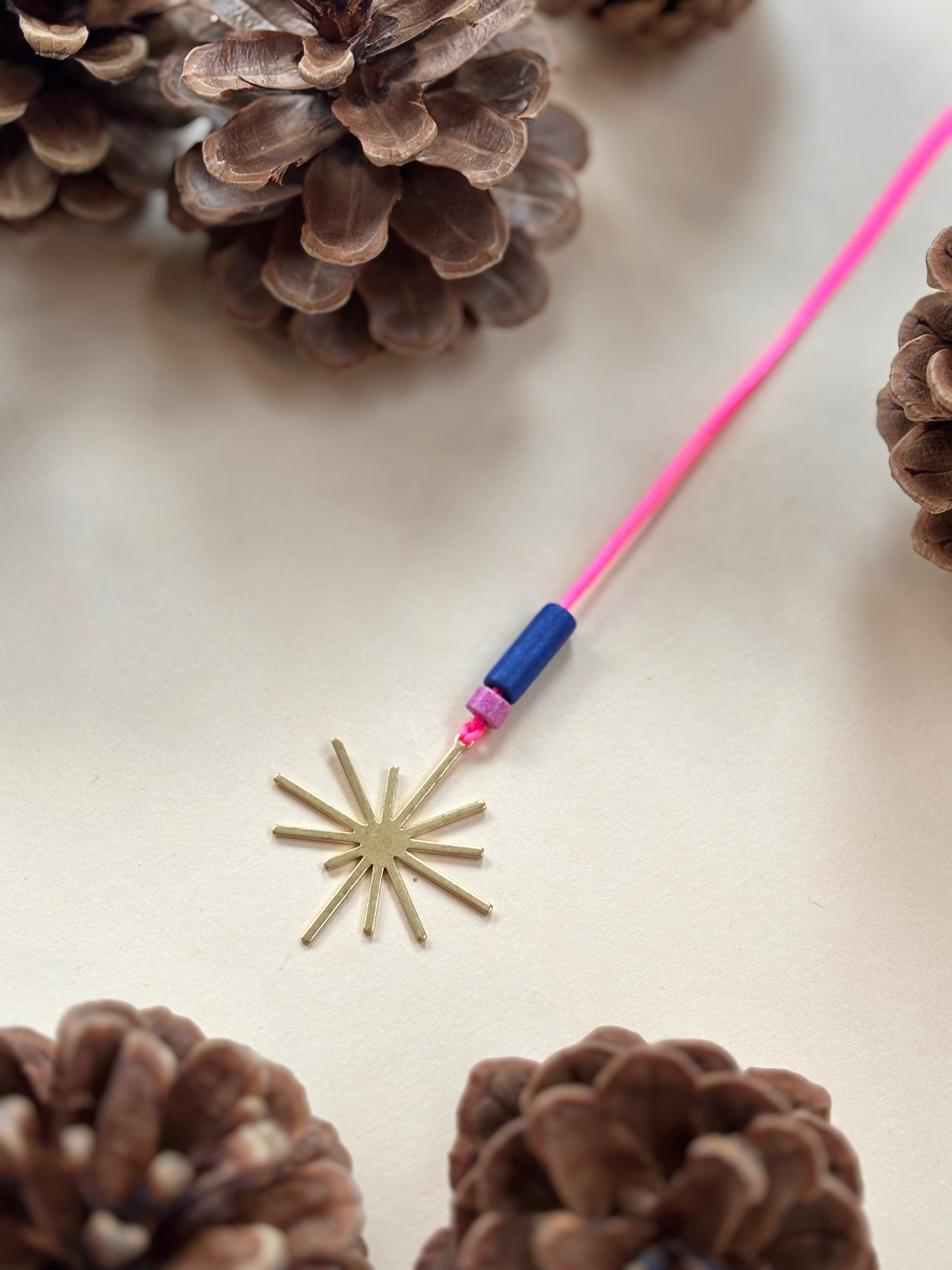 Anhänger ,Twinkel‘ blau-rosa