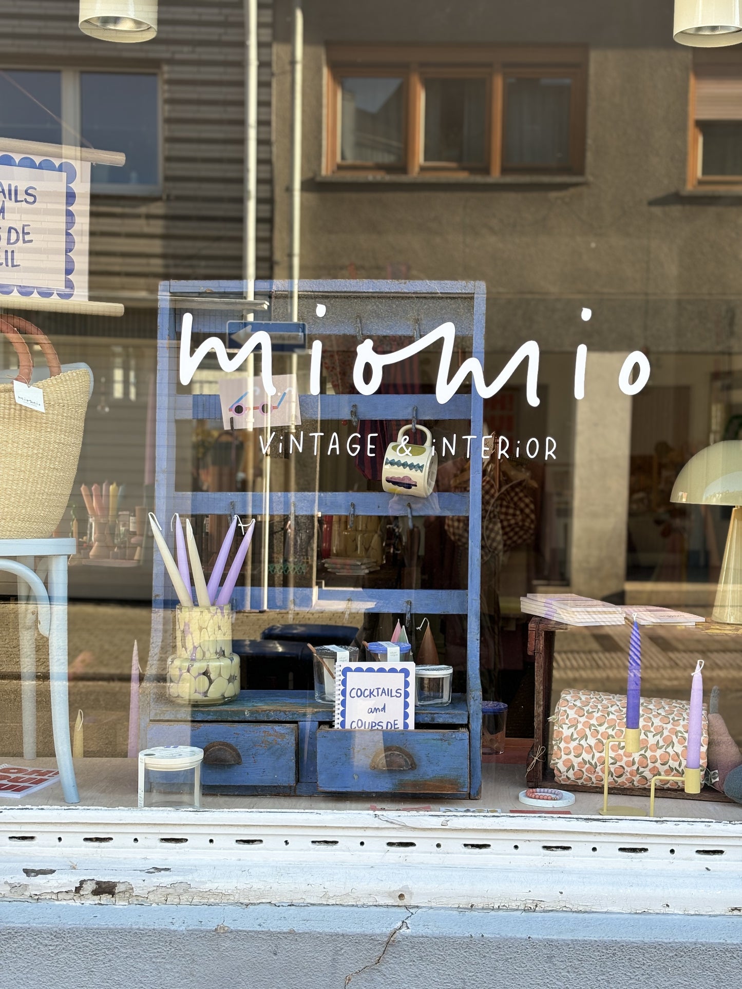 Antiker Vitrinenschrank - hellmint