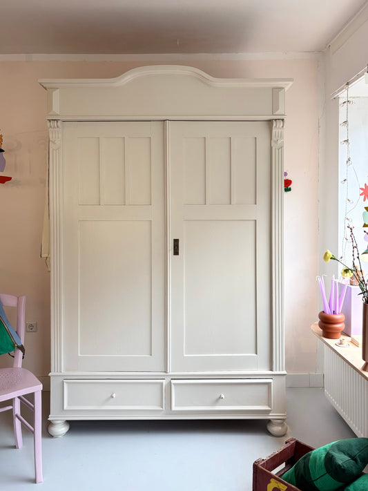 vintage Kleiderschrank
