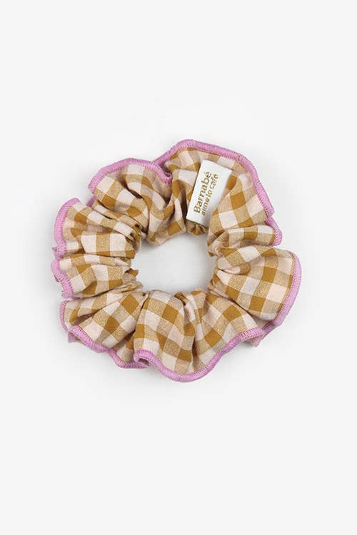 Vichy-Stoff-Haargummi mit kontrastierendem Overlockstich: Pfingstrose